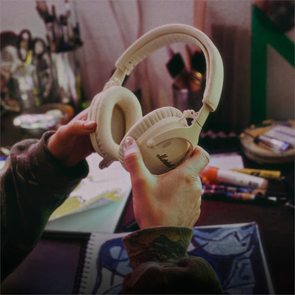 Monitor III ANC Cream - Lifestyle